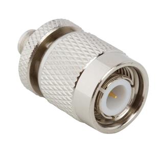 Adaptador TNC macho a SMA hembra Amphenol