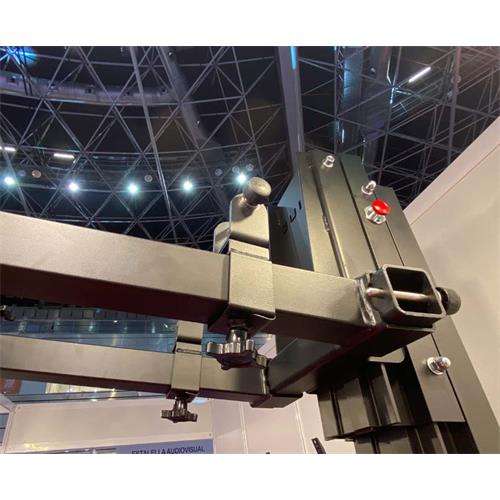 Adaptadores para elevar trusses con torres ULK...