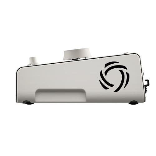 Interfaz de audio/video USB-C de 6 entradas y 4 salidas. Color blanco URX44VW