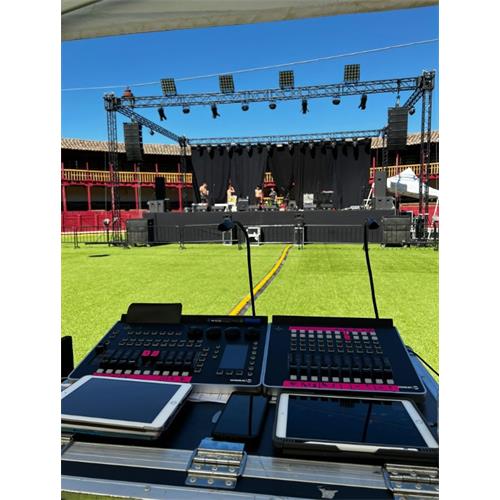 Torre estructural de elevación manual. Color...