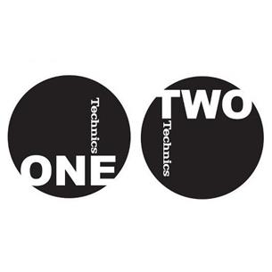 Patinadores giradiscos diseño Technics One - Two